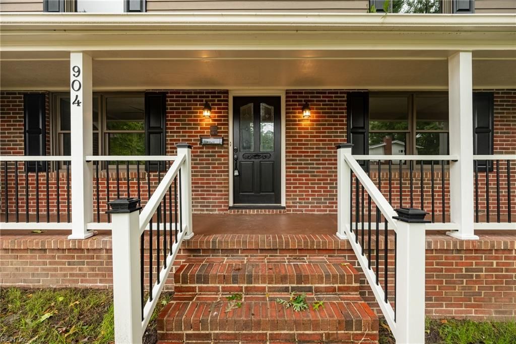 904 Loraine CIR, Newport News, VA 23608