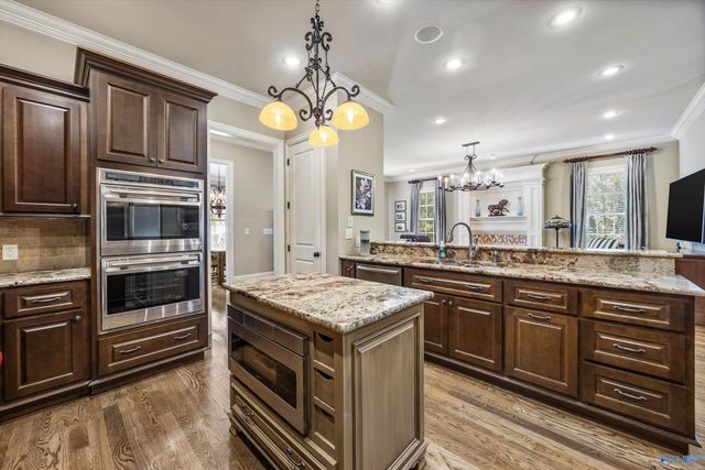 9 Thayer Street NW, Huntsville, AL 35806