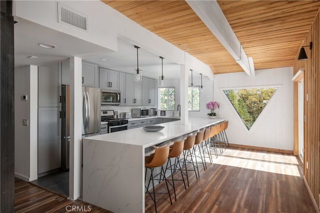 27555 North Bay, Lake Arrowhead, CA 92352