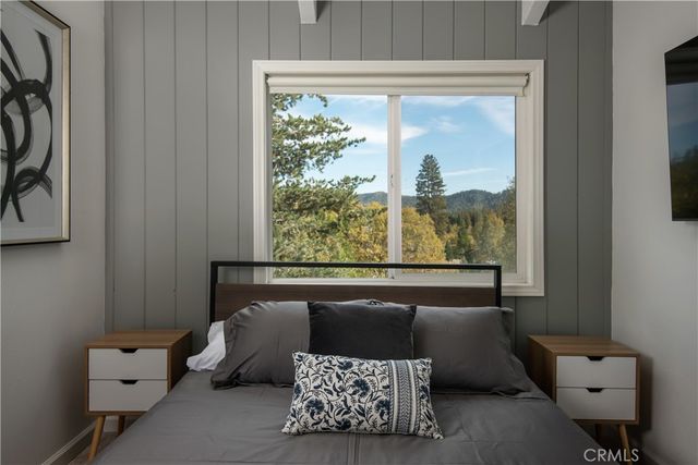 27555 North Bay, Lake Arrowhead, CA 92352