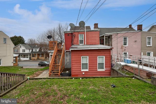 517 N FRONT ST, Steelton, PA 17113