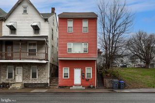 517 N FRONT ST, Steelton, PA 17113