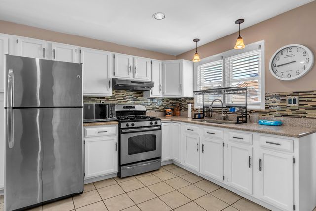 1624 Central Avenue, Whiting, IN 46394