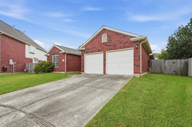 3003 Grey Mist Court, Friendswood, TX 77546