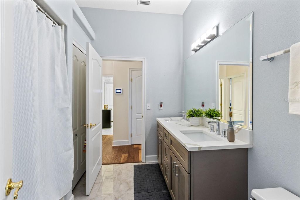 Image 22 of property listing at 8656 GLYBORNE COURT, Orlando, FL 32825