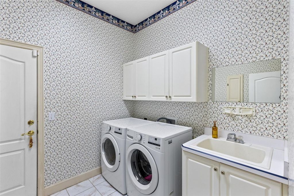 Image 36 of property listing at 8656 GLYBORNE COURT, Orlando, FL 32825
