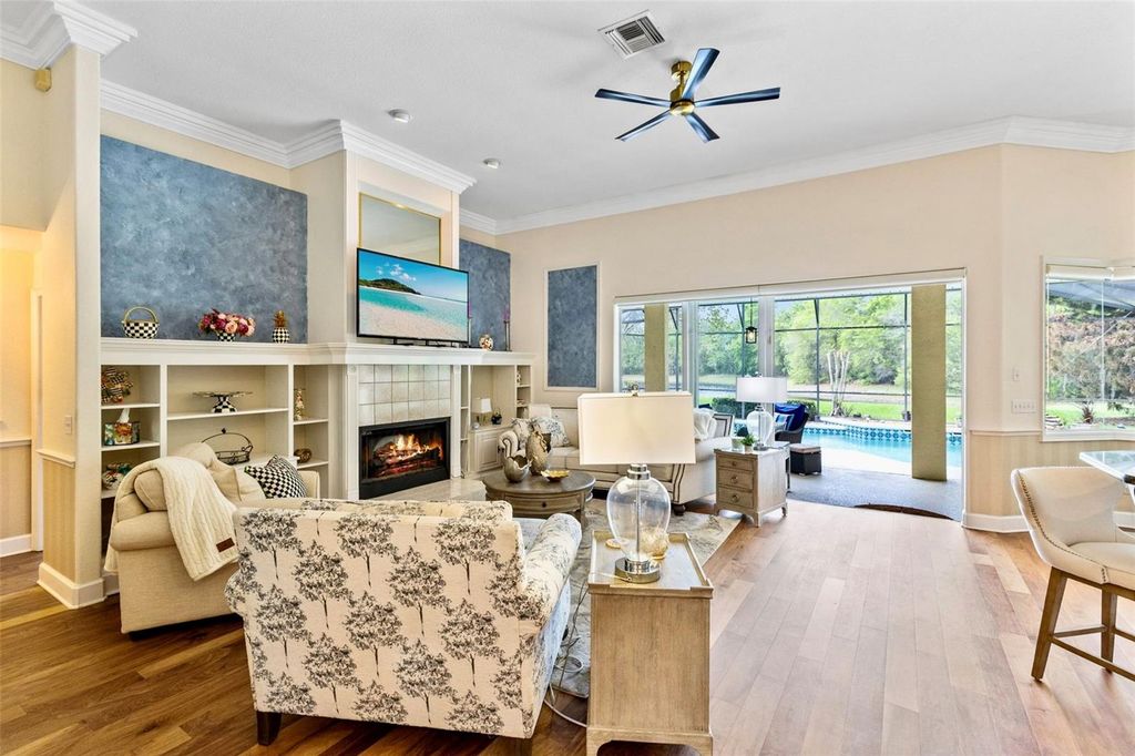 Image 7 of property listing at 8656 GLYBORNE COURT, Orlando, FL 32825