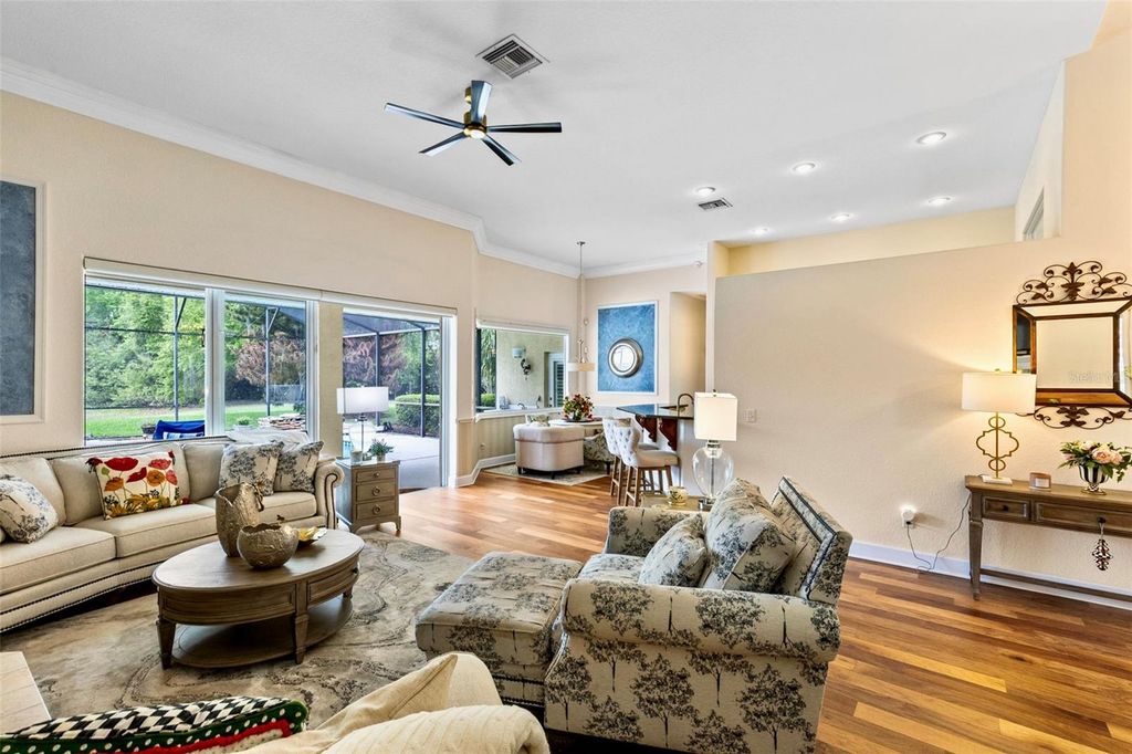 Image 8 of property listing at 8656 GLYBORNE COURT, Orlando, FL 32825