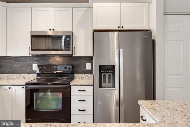 2913 ASHDOWN FOREST DR, Herndon, VA 20171