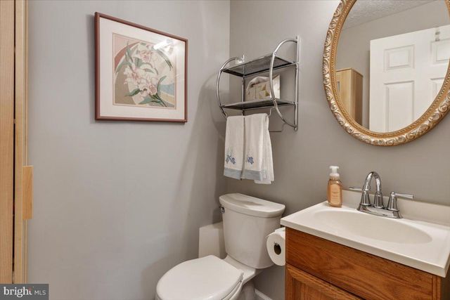 2913 ASHDOWN FOREST DR, Herndon, VA 20171