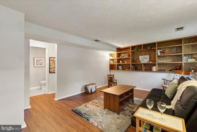 2913 ASHDOWN FOREST DR, Herndon, VA 20171