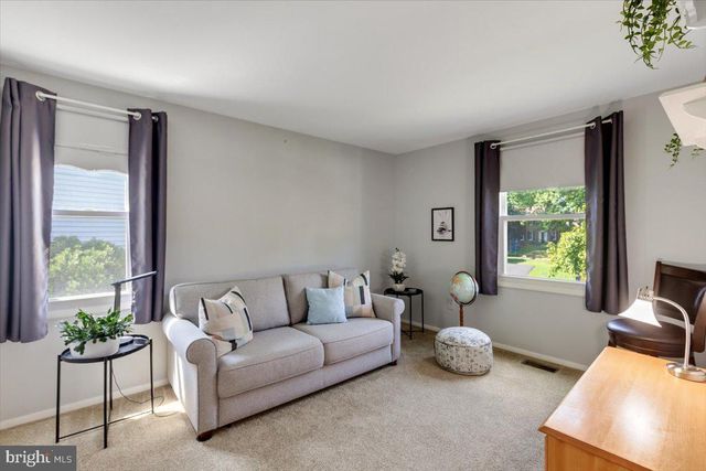 2913 ASHDOWN FOREST DR, Herndon, VA 20171