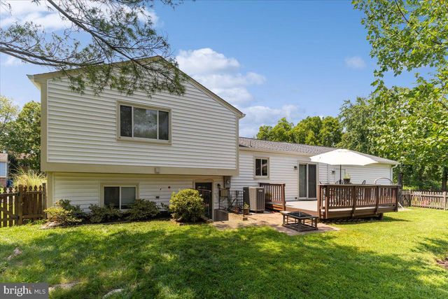 2913 ASHDOWN FOREST DR, Herndon, VA 20171