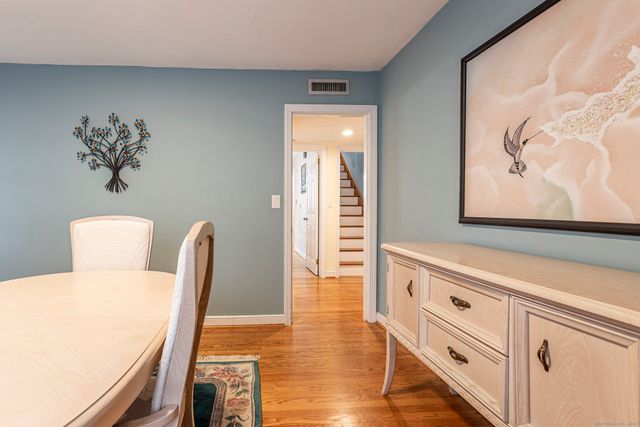 49 Somerset Street, West Hartford, CT 06110