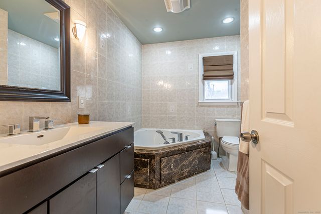 49 Somerset Street, West Hartford, CT 06110