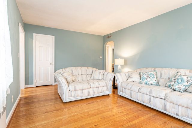 49 Somerset Street, West Hartford, CT 06110