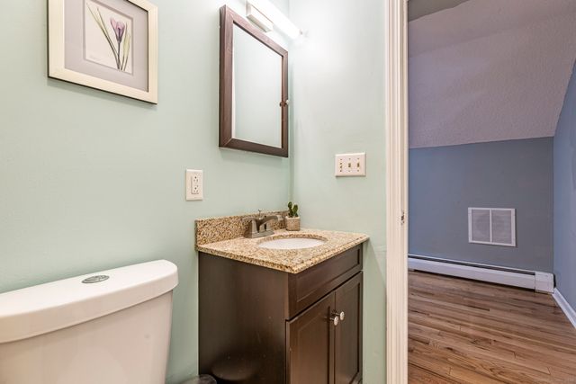 49 Somerset Street, West Hartford, CT 06110