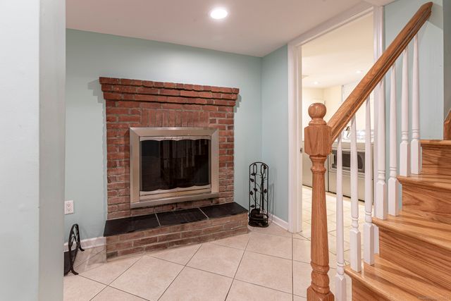 49 Somerset Street, West Hartford, CT 06110