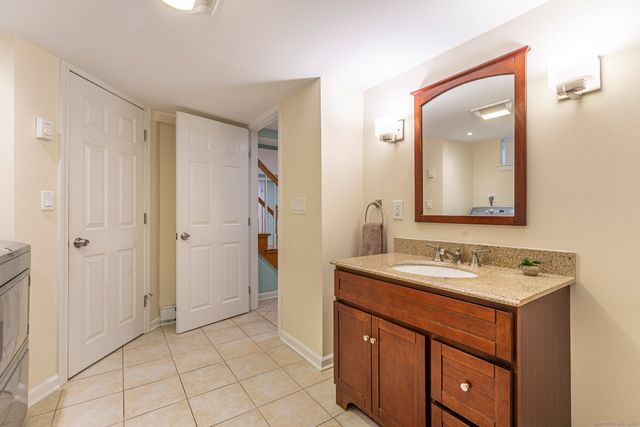 49 Somerset Street, West Hartford, CT 06110