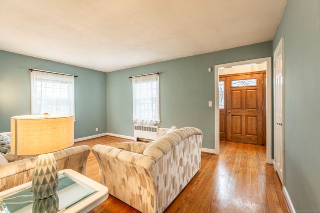 49 Somerset Street, West Hartford, CT 06110