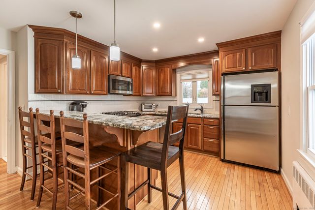 49 Somerset Street, West Hartford, CT 06110