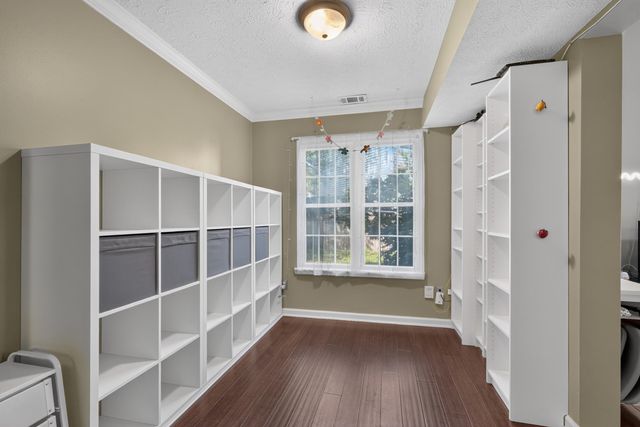 3925 Hillside Drive, Lexington, KY 40514