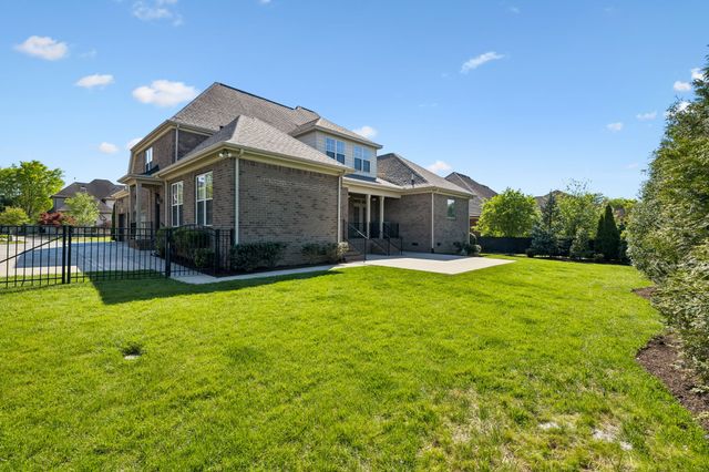 621 Gardenia Way, Murfreesboro, TN 37130