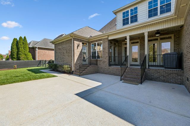 621 Gardenia Way, Murfreesboro, TN 37130