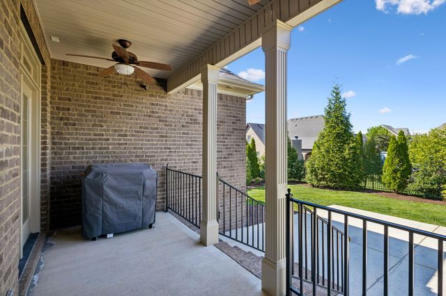 621 Gardenia Way, Murfreesboro, TN 37130