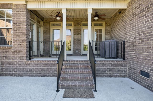 621 Gardenia Way, Murfreesboro, TN 37130