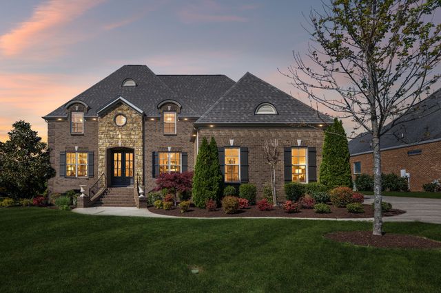 621 Gardenia Way, Murfreesboro, TN 37130