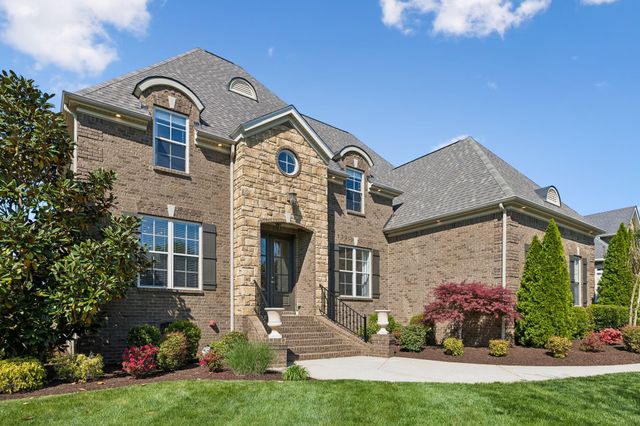 621 Gardenia Way, Murfreesboro, TN 37130