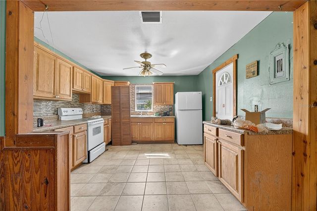 311 S WEBB ROAD, Plant City, FL 33566