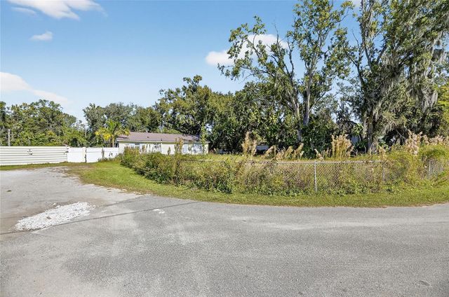 311 S WEBB ROAD, Plant City, FL 33566