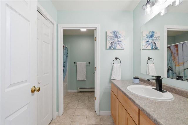 9 Racine Rd Apt 105, Milton, VT 05468