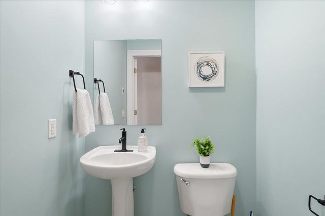 9 Racine Rd Apt 105, Milton, VT 05468