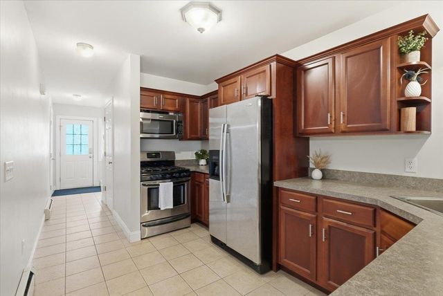 9 Racine Rd Apt 105, Milton, VT 05468