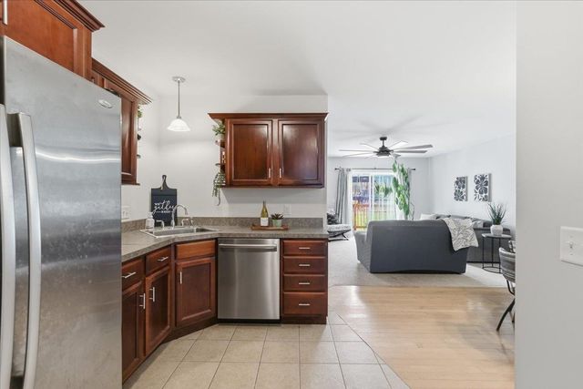 9 Racine Rd Apt 105, Milton, VT 05468