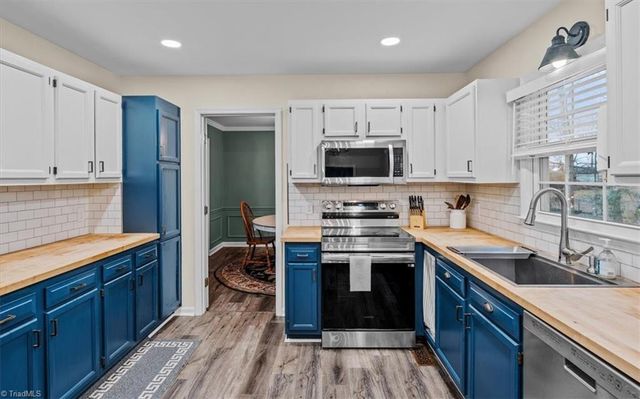 1111 New Hampshire Drive, Jamestown, NC 27282