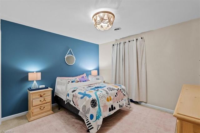 1111 New Hampshire Drive, Jamestown, NC 27282