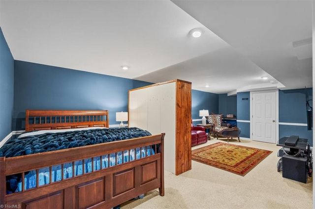 1111 New Hampshire Drive, Jamestown, NC 27282