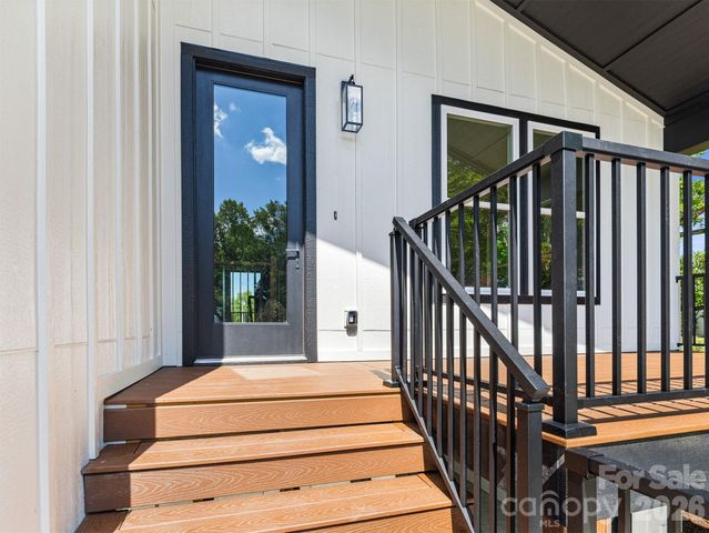 45 Klimovych Road, Hendersonville, NC 28792