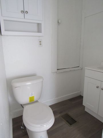 149 6th Street, Silvis, IL 61282