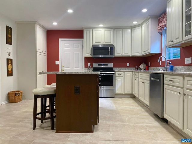 16 WILDWOOD DR, Palmyra, VA 22963