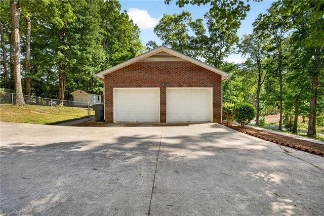 1437 Plantation Circle, Asheboro, NC 27205