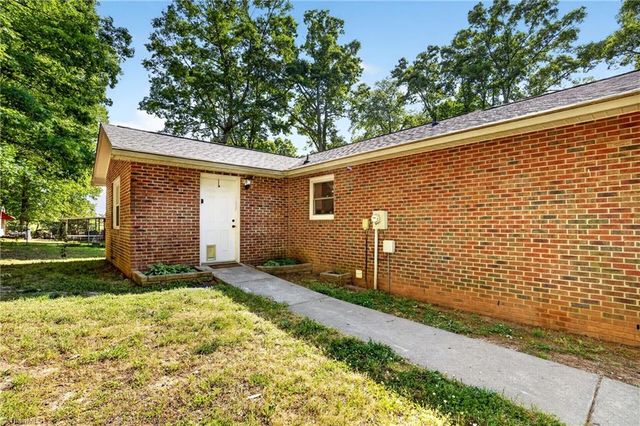 1437 Plantation Circle, Asheboro, NC 27205