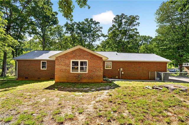 1437 Plantation Circle, Asheboro, NC 27205