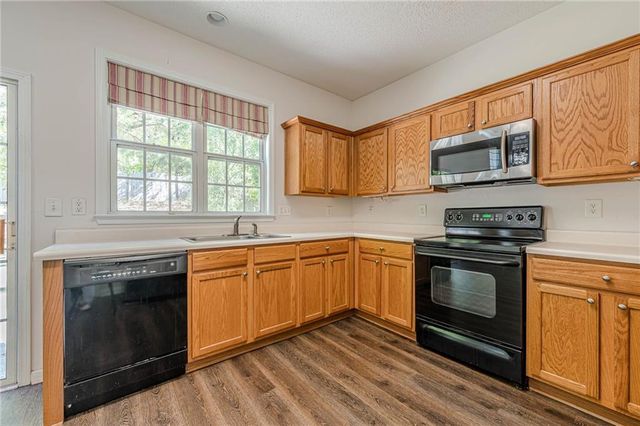 341 Burdock Trace, Woodstock, GA 30188