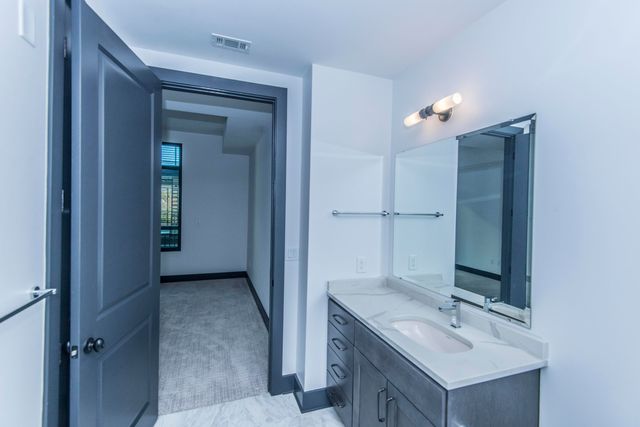 5 Gadsdenboro Street Apt 312, Charleston, SC 29401
