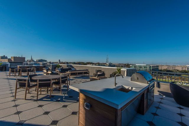 5 Gadsdenboro Street Apt 312, Charleston, SC 29401